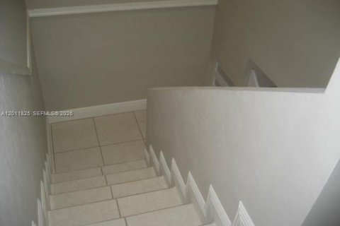 Touwnhouse à louer à Miami, Floride: 3 chambres, 159.42 m2 № 2076123 - photo 21