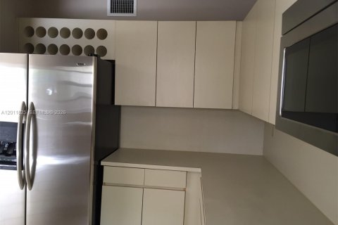 Touwnhouse à louer à Miami, Floride: 3 chambres, 159.42 m2 № 2076123 - photo 6
