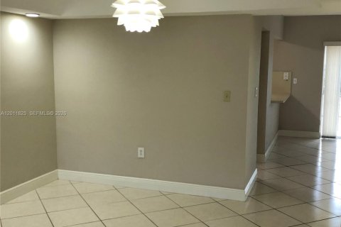 Touwnhouse à louer à Miami, Floride: 3 chambres, 159.42 m2 № 2076123 - photo 22