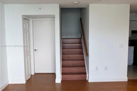 Снять в аренду таунхаус в Мирамар, Флорида 2 спальни, 102.19м2, № 2015090 - фото 21