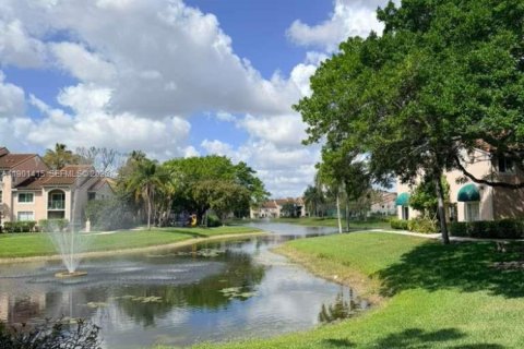 Снять в аренду таунхаус в Мирамар, Флорида 2 спальни, 102.19м2, № 2015090 - фото 19