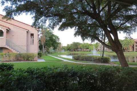 Townhouse in Miramar, Florida 2 bedrooms, 102.19 sq.m. № 2015090 - photo 5