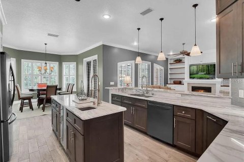 Casa en venta en DeLand, Florida, 6 dormitorios, 447.23 m2 № 2098235 - foto 12