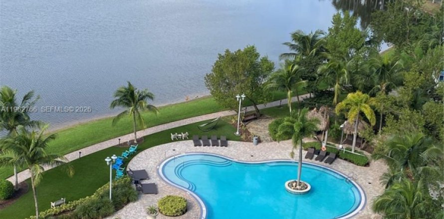 Кондоминиум с 3 спальнями в Санрайз, Флорида № 2026620