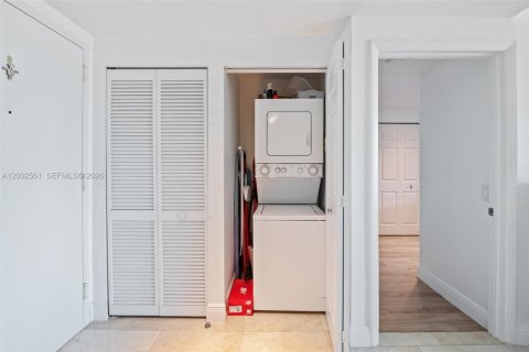 Copropriété à vendre à Miami, Floride: 1 chambre, 78.97 m2 № 2066397 - photo 12