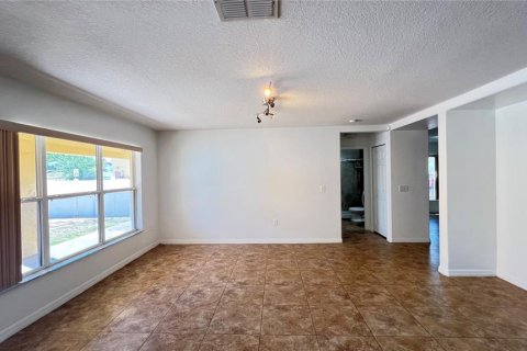 Casa en venta en Davenport, Florida, 5 dormitorios, 281.77 m2 № 1833436 - foto 12