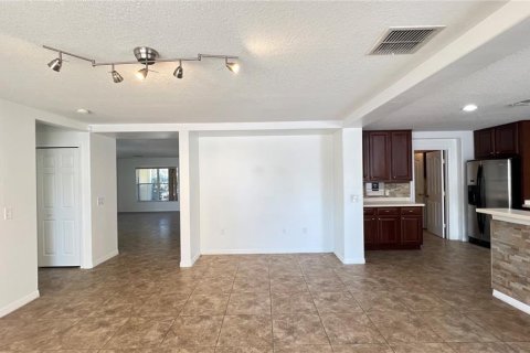 Casa en venta en Davenport, Florida, 5 dormitorios, 281.77 m2 № 1833436 - foto 23
