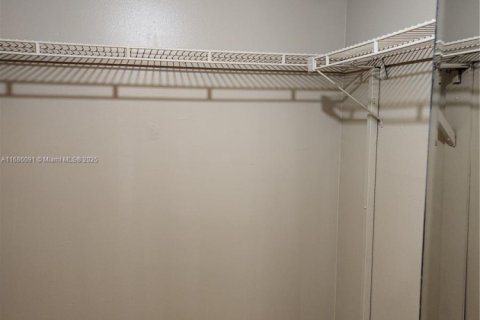 Condo in Lauderhill, Florida, 2 bedrooms  № 1696001 - photo 19