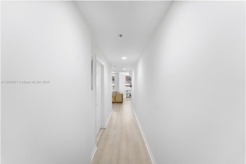 Copropriété à vendre à Miami, Floride: 2 chambres, 93.46 m2 № 1858631 - photo 4