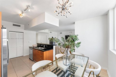 Copropriété à vendre à Miami, Floride: 2 chambres, 93.46 m2 № 1858631 - photo 6