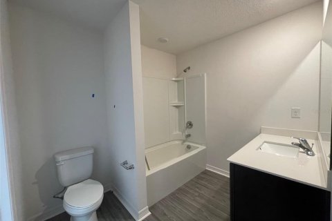 Touwnhouse à louer à Tampa, Floride: 3 chambres, 168.8 m2 № 2420359 - photo 10