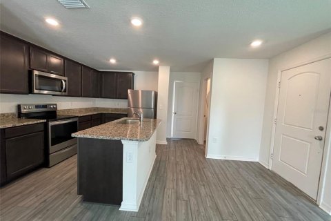 Touwnhouse à louer à Tampa, Floride: 3 chambres, 168.8 m2 № 2420359 - photo 5