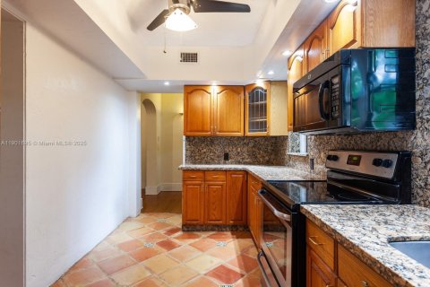 Villa ou maison à louer à Coral Gables, Floride: 3 chambres, 145.67 m2 № 1953818 - photo 5