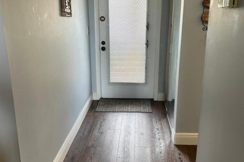 Купить кондоминиум в Маргит, Флорида 3 комнаты, 102.19м2, № 2083748 - фото 2