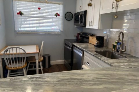 Купить кондоминиум в Маргит, Флорида 3 комнаты, 102.19м2, № 2083748 - фото 8