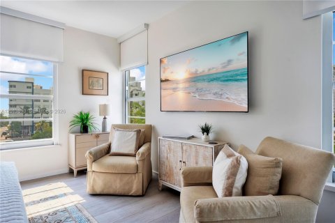 Condo in Miami Beach, Florida, 2 bedrooms № 2244309 - photo 14