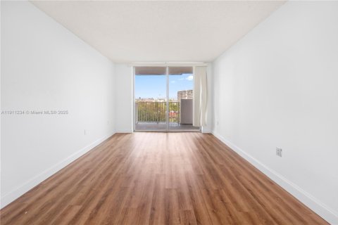 Copropriété à vendre à Miami, Floride: 1 chambre, 76.64 m2 № 1967228 - photo 12