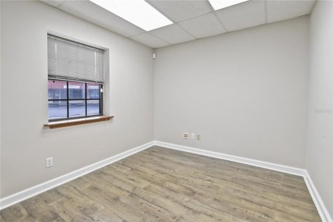 Commercial property in Jacksonville, Florida № 1582475 - photo 8