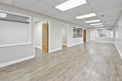 Commercial property in Jacksonville, Florida № 1582475 - photo 5