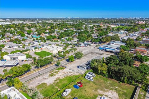 Propiedad comercial en venta en Miami, Florida № 2054893 - foto 3