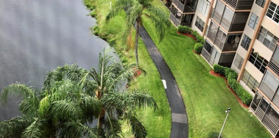 Condo in Pembroke Pines, Florida, 2 bedrooms  № 976597
