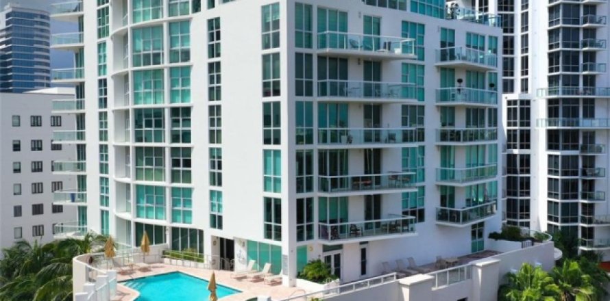 Condo in Fort Lauderdale, Florida, 3 bedrooms  № 52680