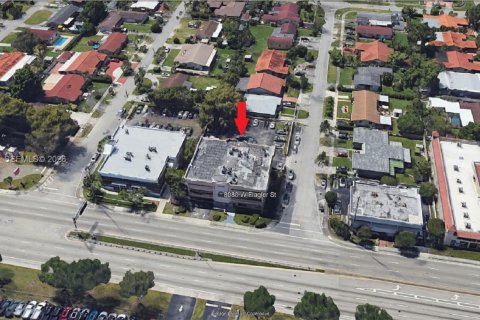 Propiedad comercial en venta en Miami, Florida № 2028144 - foto 16