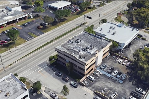 Propiedad comercial en venta en Miami, Florida № 2028144 - foto 14