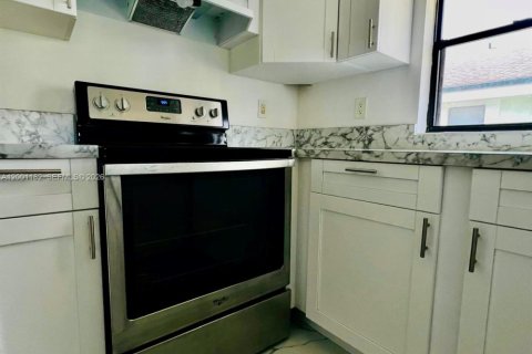 Снять в аренду квартиру в Санрайз, Флорида 1 спальня, 55.28м2, № 2065214 - фото 4