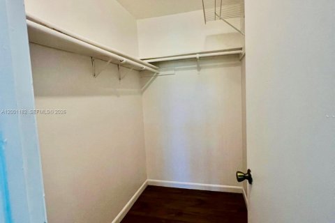 Снять в аренду квартиру в Санрайз, Флорида 1 спальня, 55.28м2, № 2065214 - фото 11