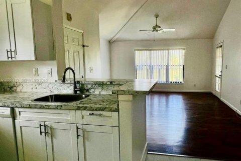 Снять в аренду квартиру в Санрайз, Флорида 1 спальня, 55.28м2, № 2065214 - фото 6