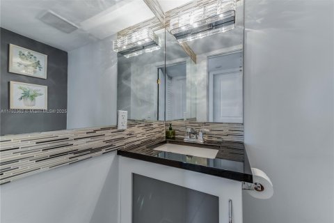 Condominio en alquiler en Sunny Isles Beach, Florida, 1 dormitorio, 92.9 m2 № 1937689 - foto 18