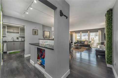Condominio en alquiler en Sunny Isles Beach, Florida, 1 dormitorio, 92.9 m2 № 1937689 - foto 11