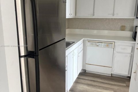 Condominio en venta en North Miami Beach, Florida, 1 dormitorio, 73.39 m2 № 1940390 - foto 12