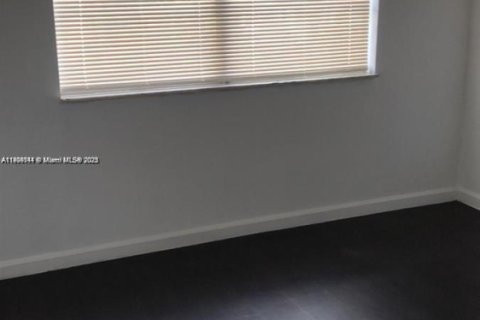 Condo in Miami, Florida, 2 bedrooms  № 1952664 - photo 7
