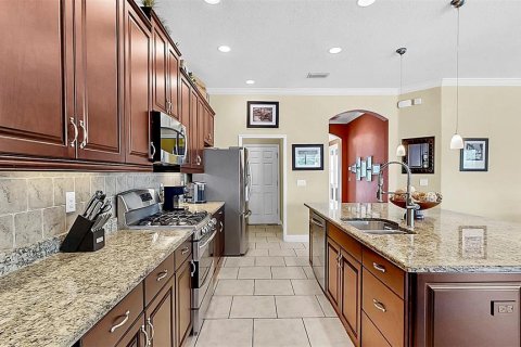 House in Apollo Beach, Florida 5 bedrooms, 273.5 sq.m. № 1556533 - photo 24
