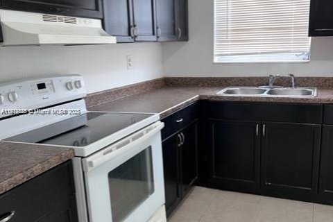 Villa ou maison à vendre à Fort Lauderdale, Floride: 2 chambres, 97.64 m2 № 1966417 - photo 1