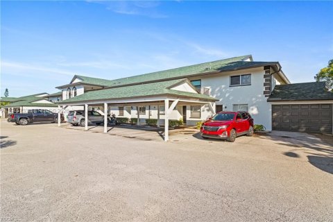 Купить кондоминиум в Кейп-Корал, Флорида 2 спальни, 98.57м2, № 2061384 - фото 4