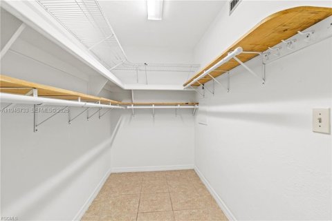 Купить кондоминиум в Кейп-Корал, Флорида 2 спальни, 98.57м2, № 2061384 - фото 30