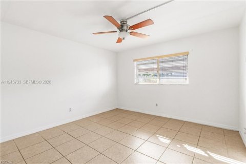 Купить кондоминиум в Кейп-Корал, Флорида 2 спальни, 98.57м2, № 2061384 - фото 12