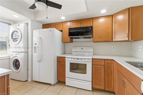 Купить кондоминиум в Кейп-Корал, Флорида 2 спальни, 98.57м2, № 2061384 - фото 8