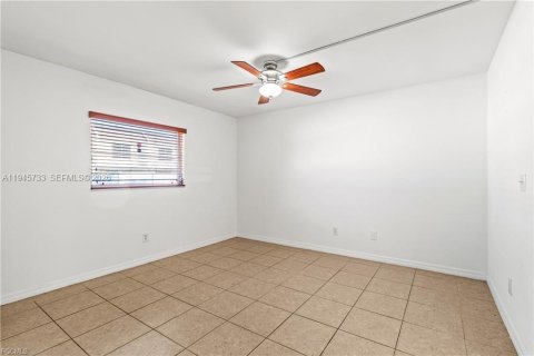 Купить кондоминиум в Кейп-Корал, Флорида 2 спальни, 98.57м2, № 2061384 - фото 24