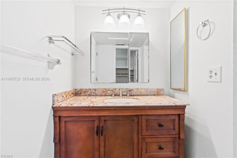 Купить кондоминиум в Кейп-Корал, Флорида 2 спальни, 98.57м2, № 2061384 - фото 28