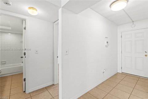 Купить кондоминиум в Кейп-Корал, Флорида 2 спальни, 98.57м2, № 2061384 - фото 11