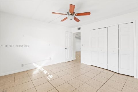 Купить кондоминиум в Кейп-Корал, Флорида 2 спальни, 98.57м2, № 2061384 - фото 13