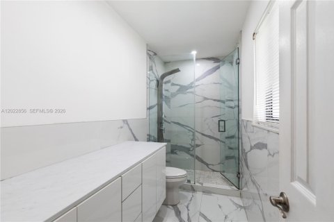 House in Pembroke Pines, Florida 4 bedrooms, 165.74 sq.m. № 2087002 - photo 28