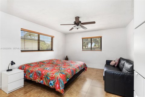 House in Pembroke Pines, Florida 4 bedrooms, 165.74 sq.m. № 2087002 - photo 26