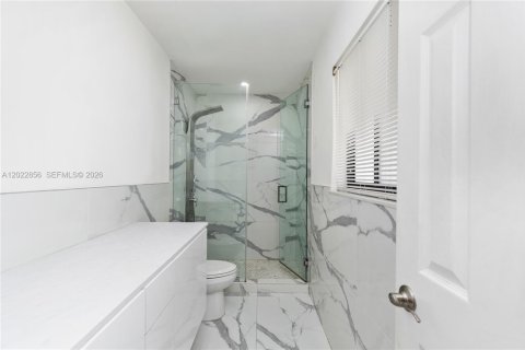 House in Pembroke Pines, Florida 4 bedrooms, 165.74 sq.m. № 2087002 - photo 29