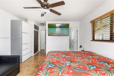 House in Pembroke Pines, Florida 4 bedrooms, 165.74 sq.m. № 2087002 - photo 27
