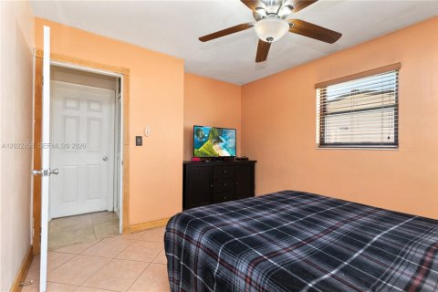 House in Pembroke Pines, Florida 4 bedrooms, 165.74 sq.m. № 2087002 - photo 7